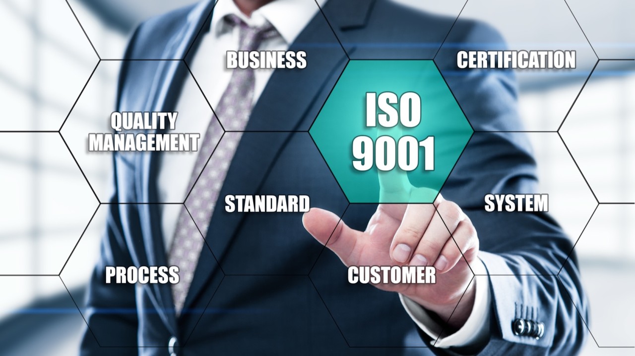 مدقق داخلي أو مدقق رئيسي- بحسب المواصفة  ISO 9001:2015