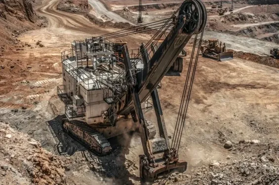 أساسيات استخدام البرمجيات مفتوحة المصدر في تطوير نظم المعلومات الجيولوجية والمنجمية